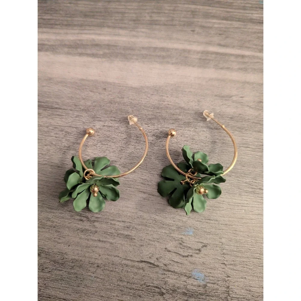 Green Floral Hoop Earrings Gold Tone Flower Charm Post Back Jewelry